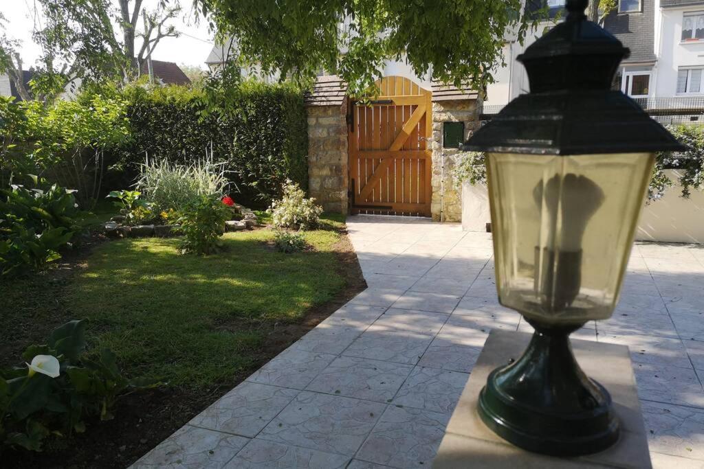 La Roseliere Maison Plain Pied Confortable Belle Decoration Jardin Magnifique 10 Mn A Pied Centre Ville Bayeux Proche Plages Du Debarquement מראה חיצוני תמונה