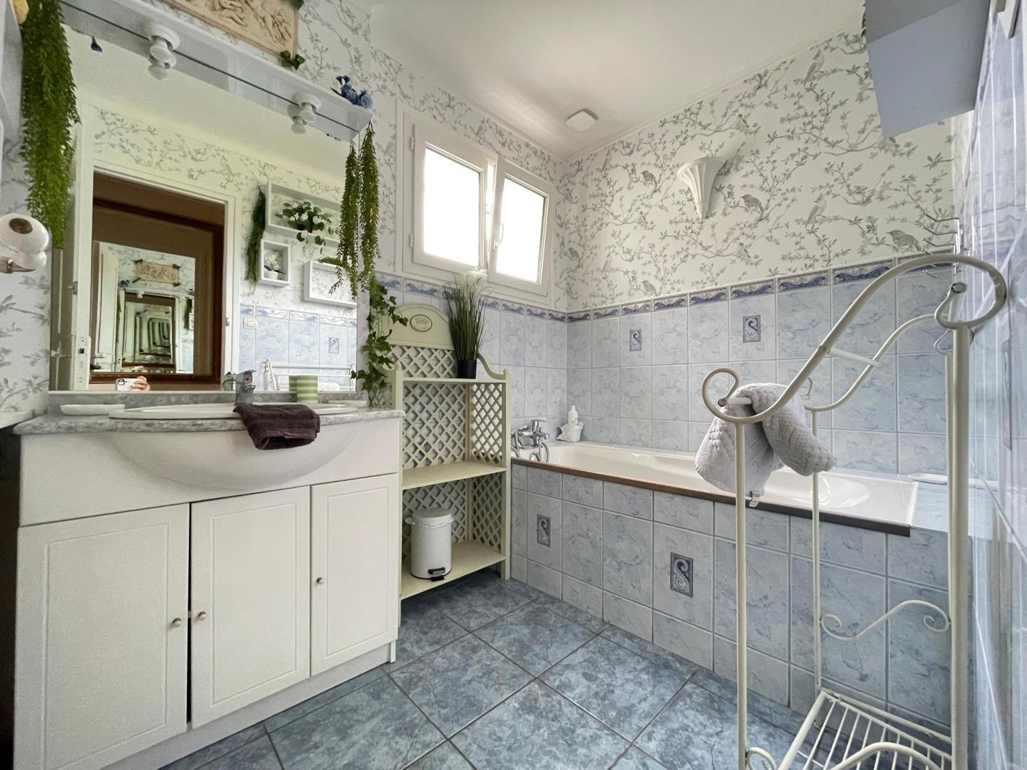 La Roseliere Maison Plain Pied Confortable Belle Decoration Jardin Magnifique 10 Mn A Pied Centre Ville Bayeux Proche Plages Du Debarquement מראה חיצוני תמונה